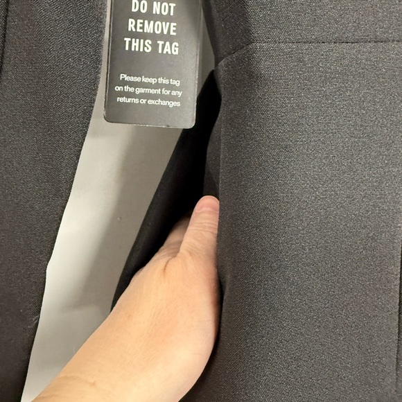 NEW Express Jumpsuit Size 4 Classic Black Long Sleeve Ankle Pants Romper NWT - Picture 8 of 12